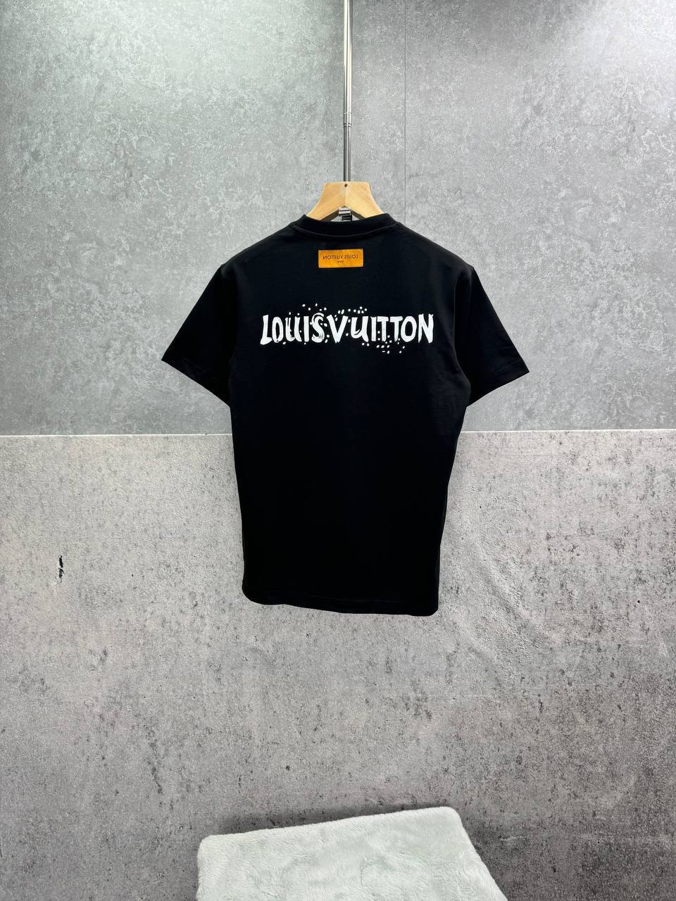 Louis Vuitton Brushed Signature Monogram T-Shirts Men's Women's in 2 Colors Reps Sale UK Best Quality AAA Replica