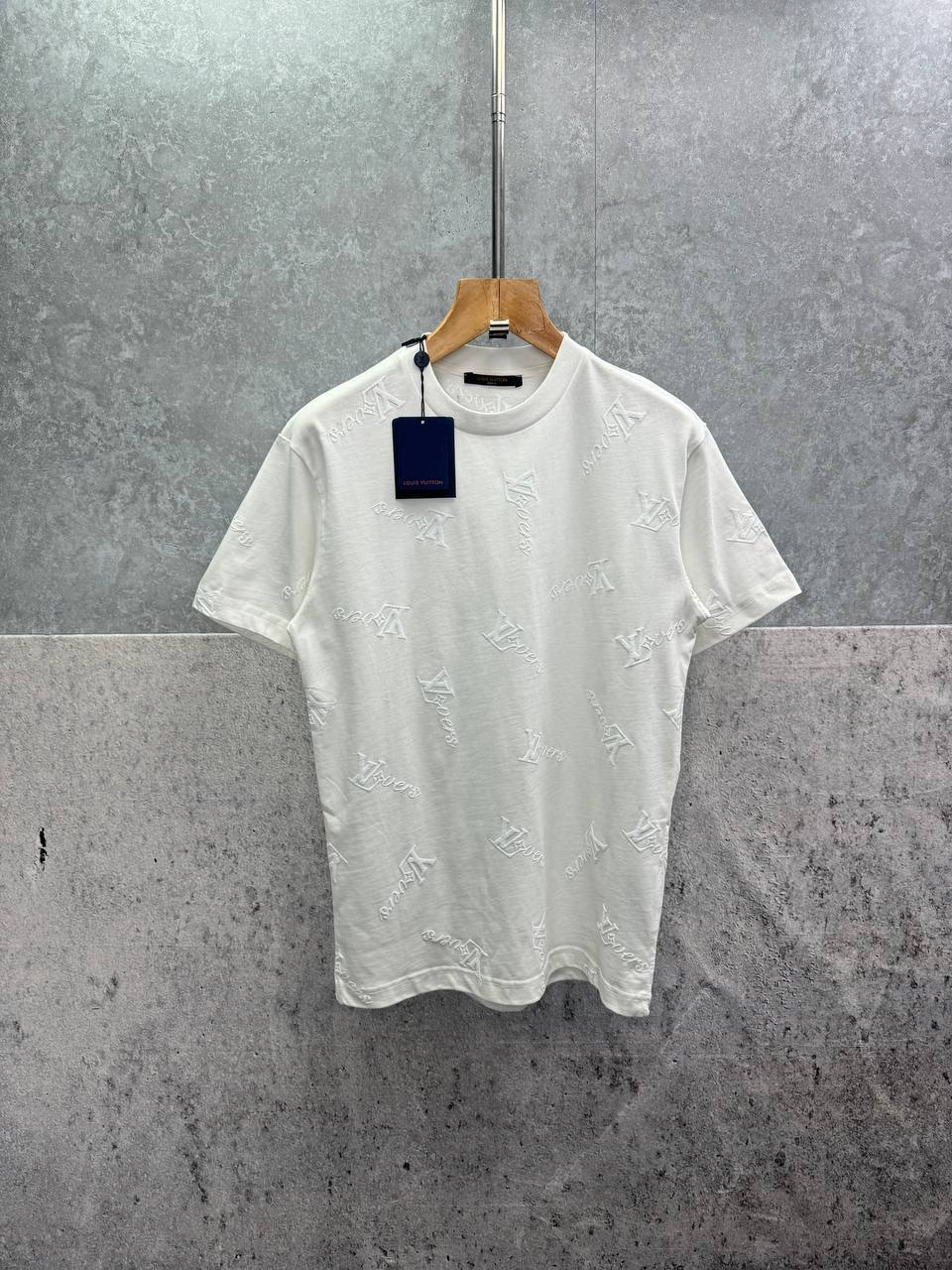 Louis Vuitton Essential Script Logo T-Shirts Men's Women's in 2 Colors Reps Sale UK Best Quality AAA Replica