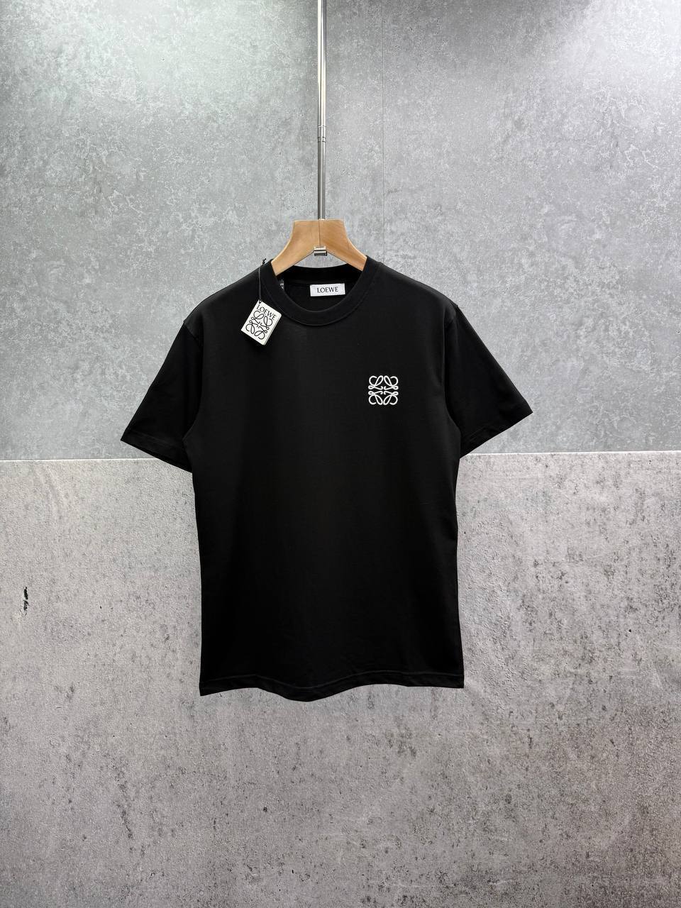 Loewe Anagram Logo Embroidered T-shirts Men's Women's in 2 Colors Reps UK Best Quality AAA Replica