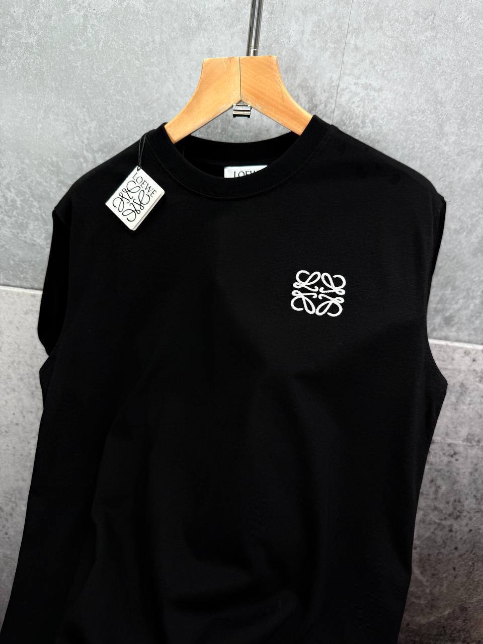 Loewe Anagram Logo Embroidered T-shirts Men's Women's in 2 Colors Reps UK Best Quality AAA Replica