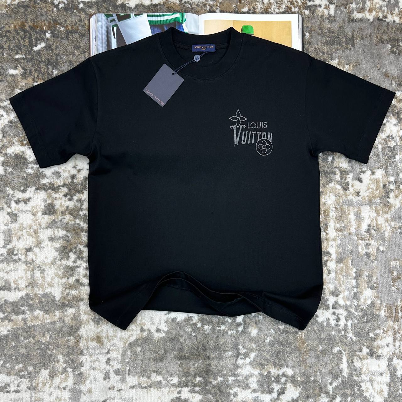 Louis Vuitton Graphic Print T-Shirts Men's Women's in 2 Colors Reps Sale UK Best Quality AAA Replica
