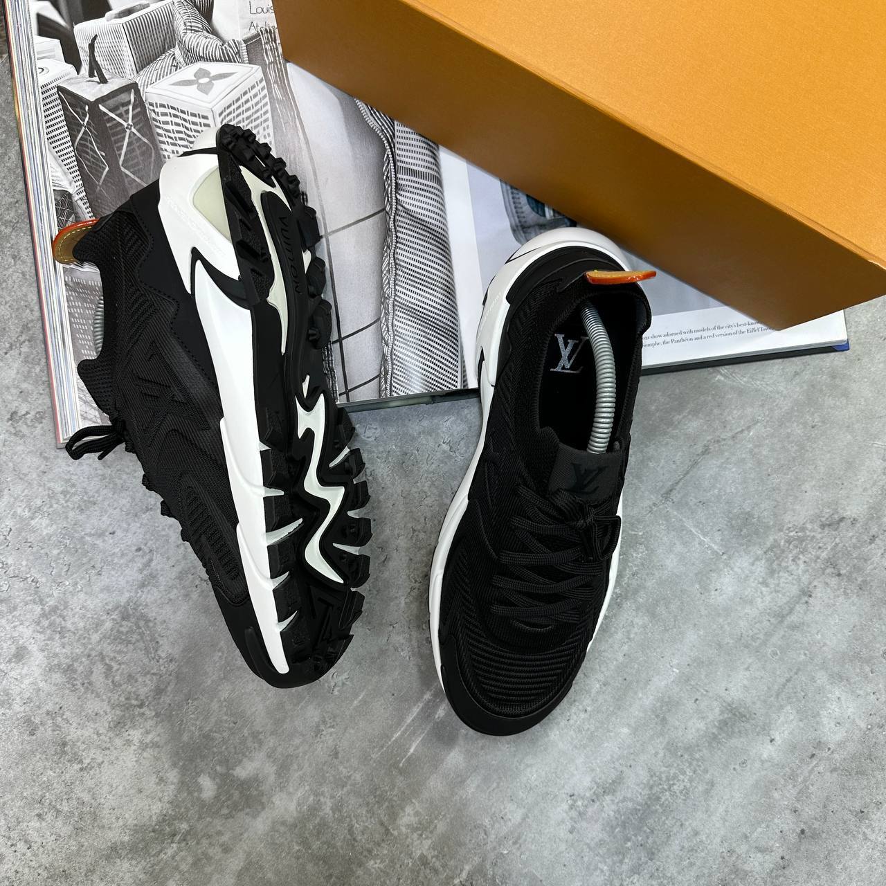 Louis Vuitton LV Runner Tatic Black/White Men's Trainers Reps Sale UK Best Quality AAA Replica