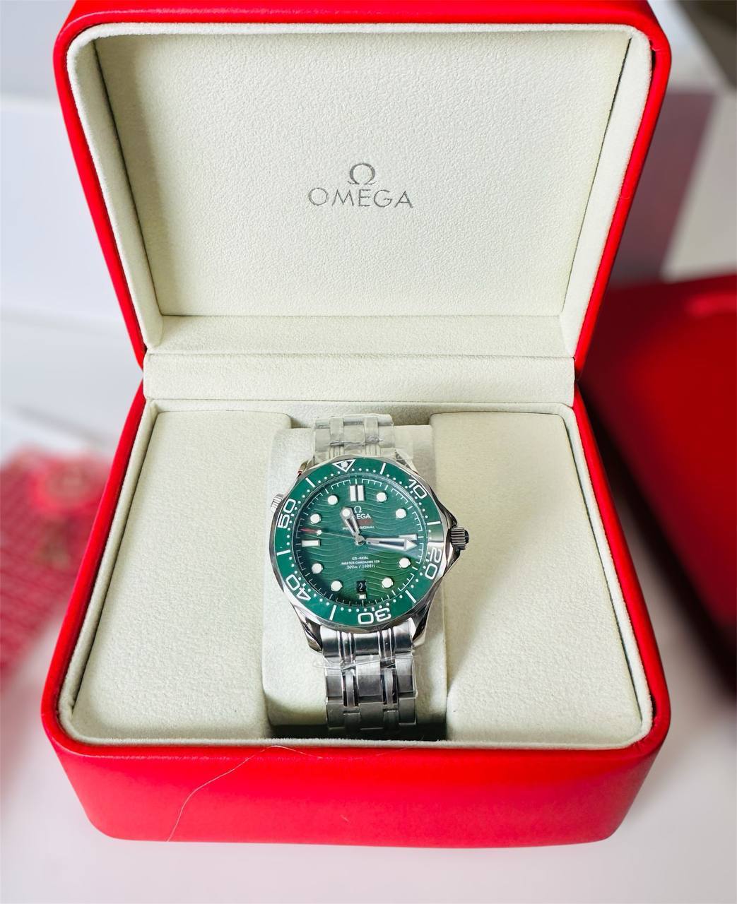 Omega Seamaster Diver 300M Men's Watch with Green Ceramic Dial and Bezel on Stainless Steel Bracelet Reps UK Best Quality Reps AAA Replica