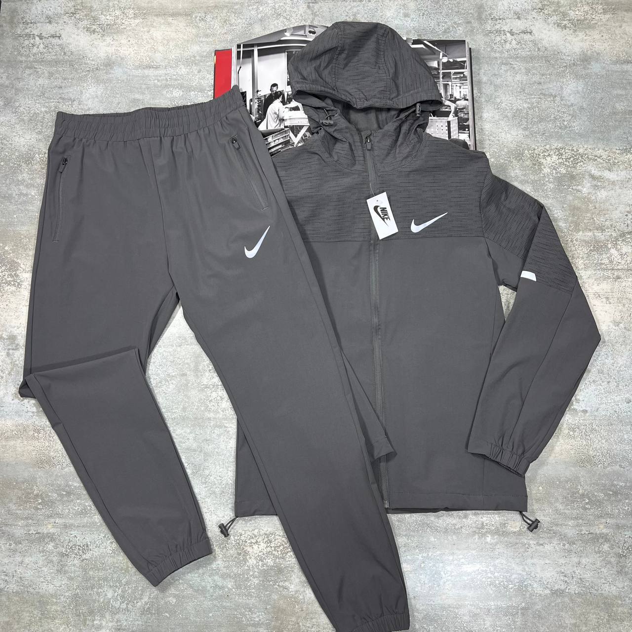 Nike Men’s Repel Miler Challenger Woven Tracksuit Set in Anthracite Grey Color Reps Sale UK Best Quality AAA Replica