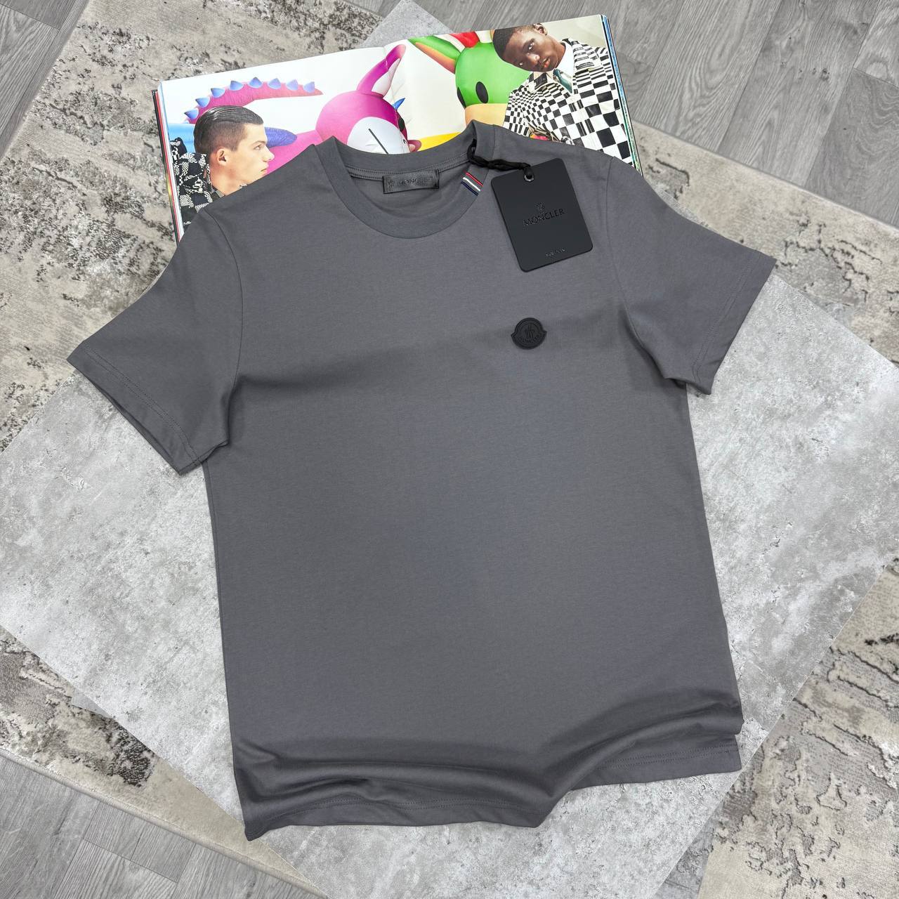 Moncler T-Shirt en Coton à Empiècement Logo in Different Colour Men's Women's Reps Sale UK Best Quality Replica