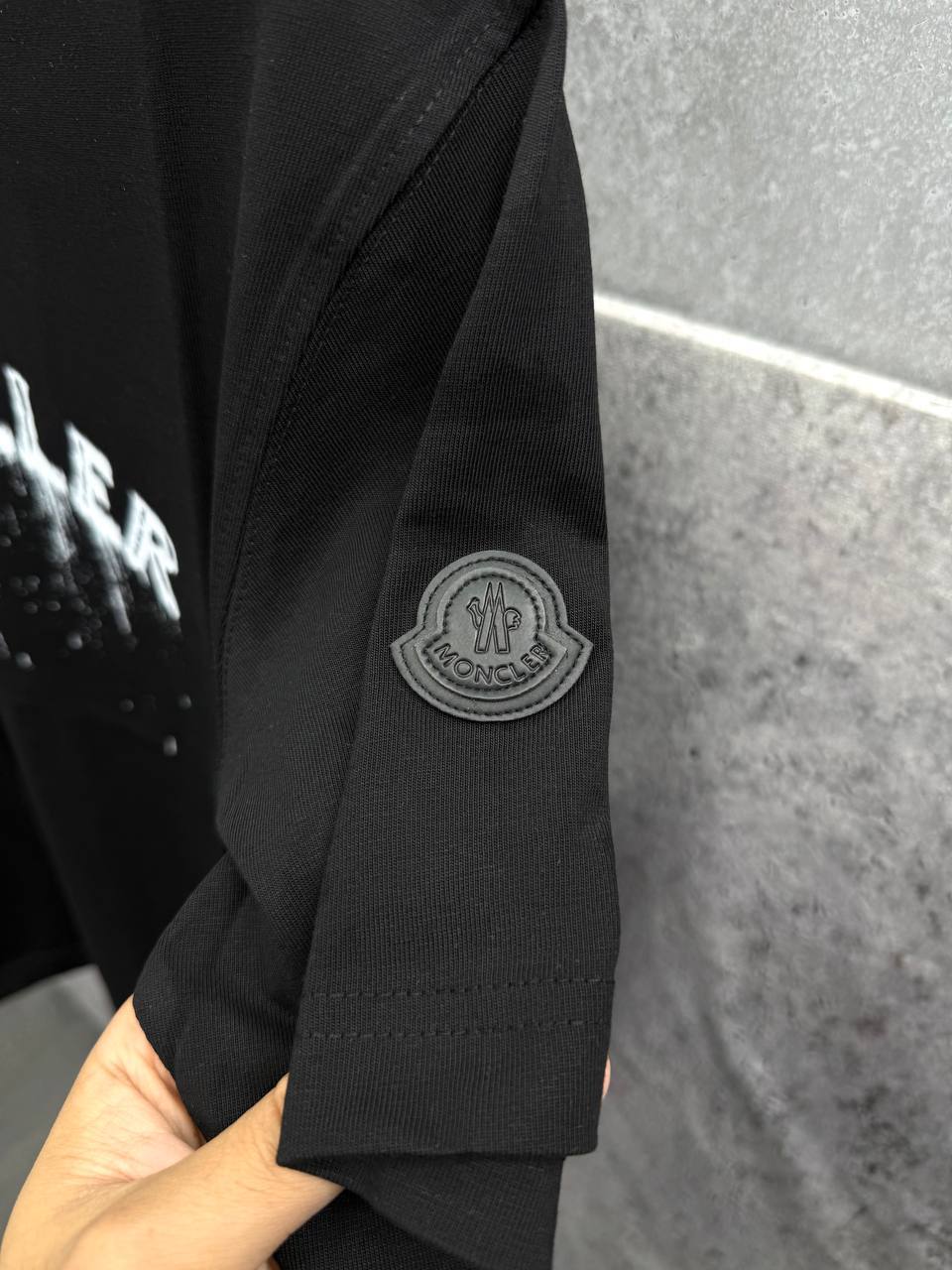 Moncler Spray Arch Logo Men's Women's T-Shirts in 2 Colors Reps UK Best Quality AAA Replica