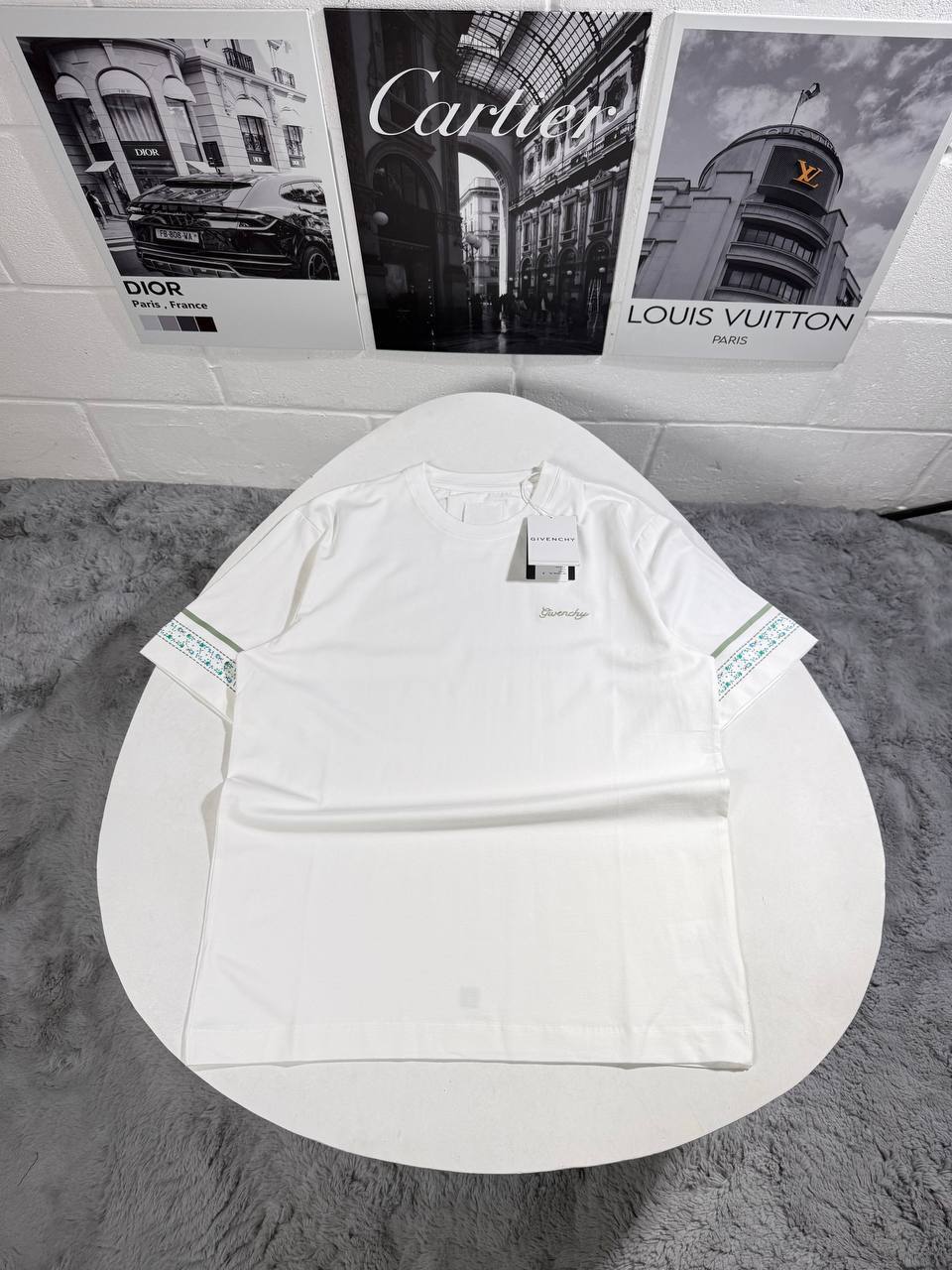 Givenchy Classic Embroidered Logo Crewneck Flower Sleeve Men's Women's T-Shirts in Different Colors Reps UK Best Quality AAA Replica