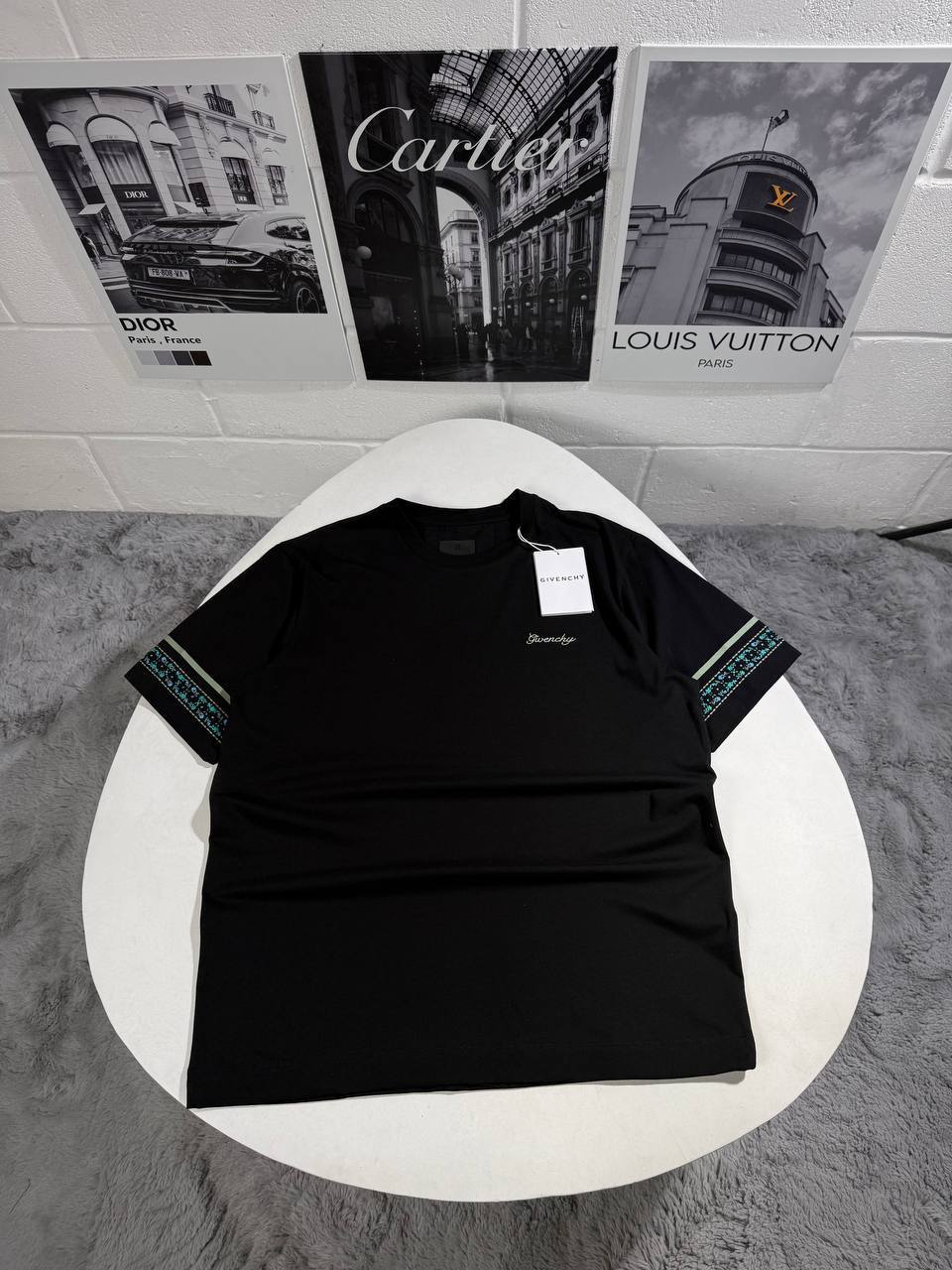 Givenchy Classic Embroidered Logo Crewneck Flower Sleeve Men's Women's T-Shirts in Different Colors Reps UK Best Quality AAA Replica
