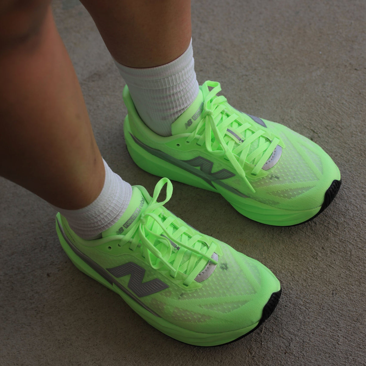 Womens New Balance FuelCell Rebel v5 - Crowned Bag